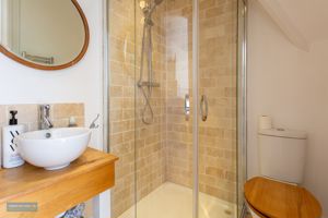 En-suite- click for photo gallery